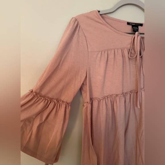 Robert Louis Ruffle Blouse - Picture 4 of 6